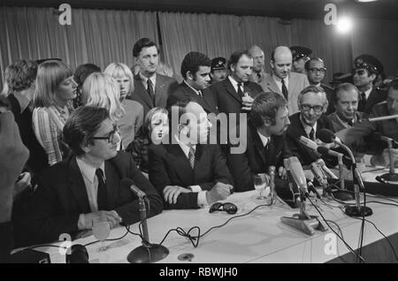 Aankomst Transavia-bemanning rencontré Franse Boeing 707 op tijdens de Schiphol, Bestanddeelnr persconf 927-4625. Banque D'Images