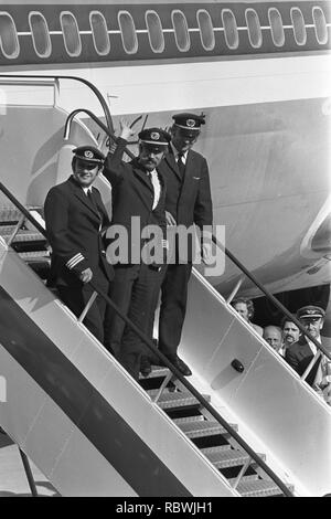 Aankomst Transavia-bemanning rencontré Franse Boeing 707 Schiphol op op vlnr Bestanddeelnr vlie, 927-4621. Banque D'Images