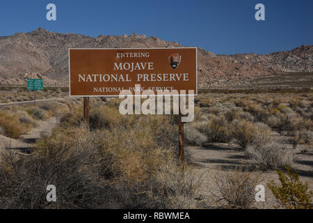 Entrée nord de l'Interstate 40, Réserve nationale de Mojave, Californie du Sud Banque D'Images