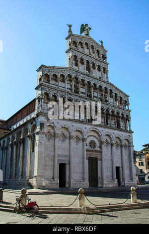 La basilique de San Michele in Foro, église catholique romaine, Lucca, Toscane, Italie Banque D'Images