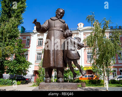 Voronezh (Russie - Août 08, 2018 : Monument au poète Marshak dans la ville de Voronezh Banque D'Images