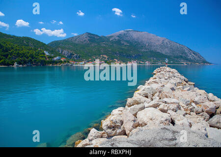 Brise-lames à Poros, Grèce Céphalonie, Marina Banque D'Images