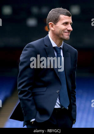 Watford manager Javi Gracia inspecte le terrain avant le premier match de championnat à Selhurst Park, Londres. Banque D'Images