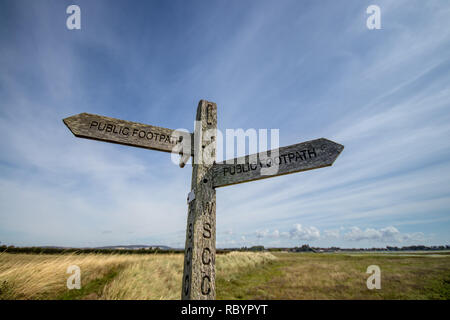 Sentier Public panneau près de Chidham, Chichester Harbour, West Sussex, UK Banque D'Images