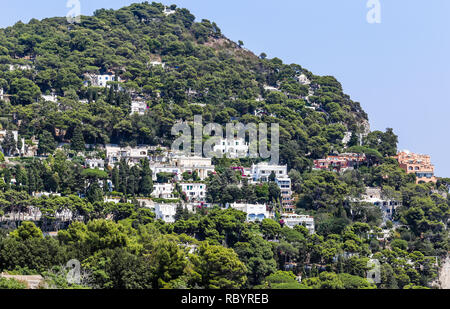 Hôtels et villas à Capri. Vue depuis Les Jardins d'Auguste, à l'île de Capri, Italie Banque D'Images