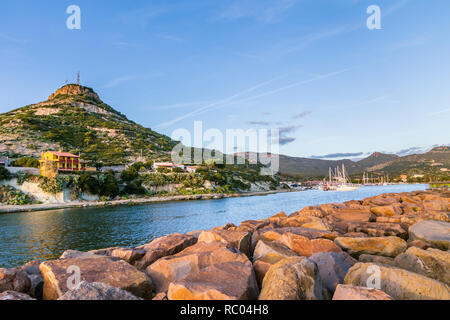 Soleil du soir à Bosa Marina, Sardaigne, Italie Banque D'Images