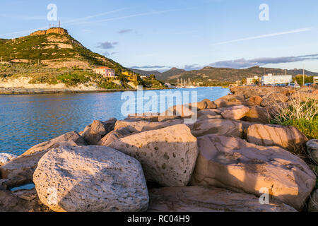 Soleil du soir à Bosa Marina, Sardaigne, Italie Banque D'Images