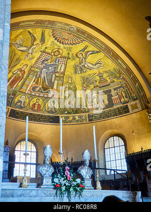 Milan, Italie - 29 décembre 2018. Mosaïque de l'Abside de la Basilique de Sant'Ambrogio. Milan, Lombardie, Italie. Banque D'Images