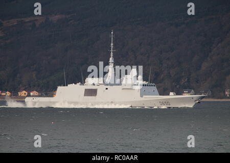 FS Aquitaine (D650), un destroyer de classe Aquitaine de la marine française, arrivant pour l'exercice Joint Warrior 14-1. Banque D'Images