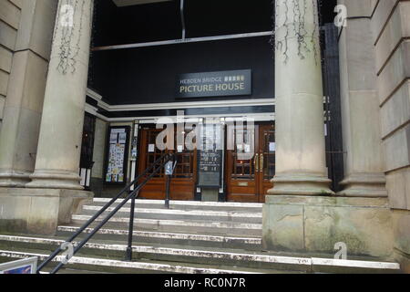 L'entrée de la photo à Hebden Bridge House, l'un des derniers cinémas appartenant conseil au Royaume-Uni. Banque D'Images