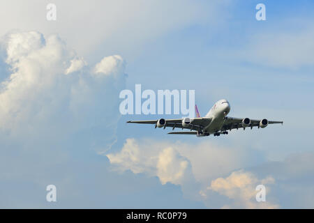 Bangkok, Vietnam - Sep 17, 2018. Un Airbus A380-800 d'avion Thai Airways à l'atterrissage à l'aéroport de Suvarnabhumi (BKK) à Bangkok, Thaïlande. Banque D'Images