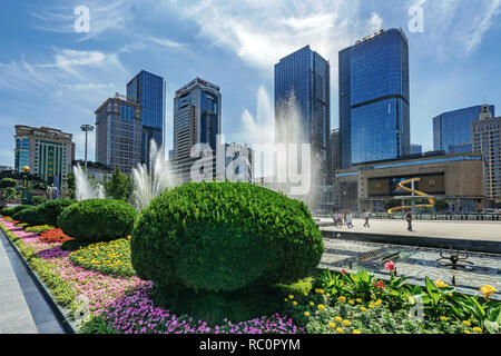 CHENGDU, CHINE - Septembre 28 : Vue de ville moderne des bâtiments de Tianfu Square dans le centre-ville le 28 septembre 2018 à Chengdu Banque D'Images
