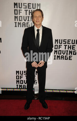 PHOTOS DE FICHIERS : 12 janvier 2019. NEW YORK, NY - 20 janvier : Steve Buscemi s'occupe en tant que musée de l'image en mouvement rend hommage à Julianne Moore à 583 Park Avenue, le 20 janvier 2015 à New York City People : Steve Buscemi Credit : tempêtes Media Group/Alamy Live News Banque D'Images