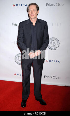 PHOTOS DE FICHIERS : 12 janvier 2019. NEW YORK, NY - 01 DÉCEMBRE : Steve Buscemi assiste à la Friars Club roti de Quentin Tarantino au New York Hilton and Towers le 1 décembre 2010 à New York. People : Steve Buscemi Credit : tempêtes Media Group/Alamy Live News Banque D'Images