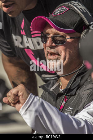 Oakland, Californie, USA. 12 octobre, 2014. Nouvel entraîneur-chef Raiders Tony Sparano le dimanche, Octobre 12, 2014, dans la région de Oakland, Californie. Les chargeurs a défait les Raiders 31-28. Crédit : Al Golub/ZUMA/Alamy Fil Live News Banque D'Images