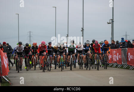 Cycloparc PPJ, Gravesend, Kent, UK, 12 janvier 2019. Le vétéran dames se mettra en branle à la HSBC UK Cyclo-Cross championnats. © David Partridge/Alamy Live News Banque D'Images