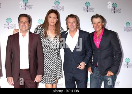 Palm Springs, CA. Jan 11, 2019. Jaems Van Patten, Caitlyn Jenner, Vincent Van Patten, Nels van Patten au niveau des arrivées pour marcher jusqu'à Vegas en première mondiale au 30ème Festival International du Film de Palm Springs, Richards Centre for the Arts à l'école secondaire de Palm Springs, Palm Springs, CA, le 11 janvier 2019. Credit : Priscilla Grant/Everett Collection/Alamy Live News Banque D'Images