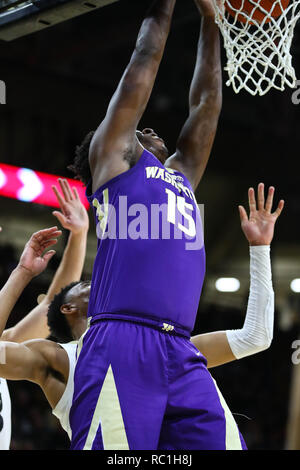 Boulder, CO, USA. Jan 12, 2019. Washington Huskies avant Noé Dickerson (15) une claque à domicile contre Colorado dans la première moitié de la Coors Events Center à Boulder, CO. Credit : csm/Alamy Live News Banque D'Images