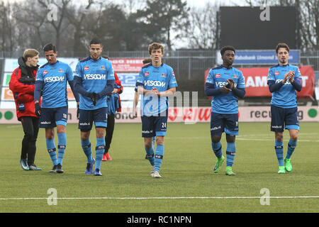 VELSEN , 13-01-2018 , Telstar - Helmond Sport , Rabobank IJmond Stadion , Football , Keuken Kampioen Divisie , saison 2018 / 2019. Les joueurs d'Helmond Sport remercier leurs partisans après le jeu Telstar - Helmond Sport (1-1) Banque D'Images