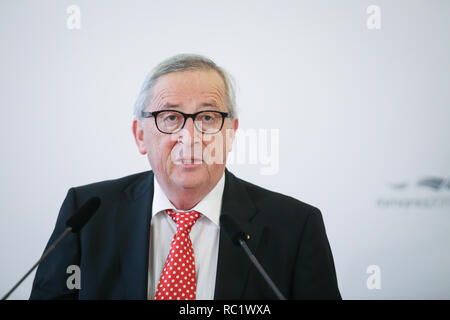 Bucarest, Roumanie - 11 janvier 2019 : Le Président de la Commission européenne, Jean-Claude Juncker est titulaire d'un point de presse avec Klaus Iohannis Banque D'Images