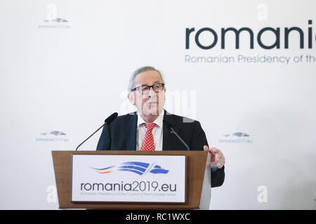 Bucarest, Roumanie - 11 janvier 2019 : Le Président de la Commission européenne, Jean-Claude Juncker est titulaire d'un point de presse avec Klaus Iohannis Banque D'Images