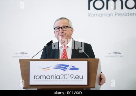 Bucarest, Roumanie - 11 janvier 2019 : Le Président de la Commission européenne, Jean-Claude Juncker est titulaire d'un point de presse avec Klaus Iohannis Banque D'Images