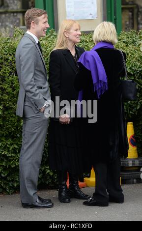 Diverses Célébrités assister à l'enterrement de Ronnie Corbett à St John Evangelist à Shirley, près de Croydon Où : Croydon, Royaume-Uni Quand : 18 Avr 2016 Crédit : Steve Finn/WENN Banque D'Images