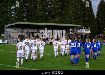 Swansea City Chers Cardiff City hôte Femmes dans le Women's Welsh Premier League à Llandarcy Academy of Sport. Lewis Mitchell/YCPD. Banque D'Images