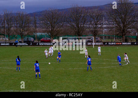 Swansea City Chers Cardiff City hôte Femmes dans le Women's Welsh Premier League à Llandarcy Academy of Sport. Lewis Mitchell/YCPD. Banque D'Images