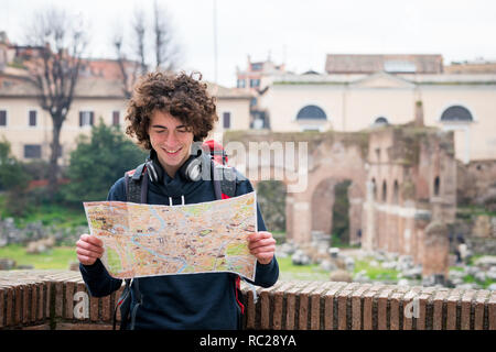 Beau à la carte touristique Tourisme à proximité de forum Romain à Rome, Italie. Banque D'Images