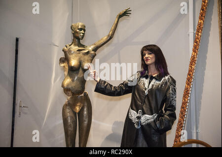 Asia Argento prend part à Marco Manzo's exposition au musée Vittoriano à Rome en vedette : Asia Argento Où : Rome, Italie Quand : 10 Déc 2018 Crédit : IPA/WENN.com **Uniquement disponible pour publication au Royaume-Uni, USA, Allemagne, Autriche, Suisse. Aucune utilisation Web** Banque D'Images