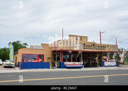 Seligman, Arizona, USA - Le 24 juillet 2017 : belle boutique de souvenirs à Seligman, Arizona. RoadRunner Cadeaux sur la route 66. Banque D'Images