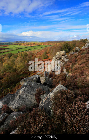 Vue d'automne sur le bord noir-argenté, parc national de Peak District, Derbyshire, Angleterre, RU Banque D'Images