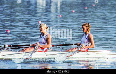 Barcelone, Espagne. GBR W2X. Bow, Annabel EYRES , Alison GILL. 1992 Jeux Olympiques d'Aviron lac Banyoles, Catalogne [crédit obligatoire Peter Spurrier/ Intersport Images] Banque D'Images