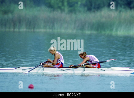 Banyoles, ESPAGNE, GBR W2X Bow, Annabel EYRES et avc Alison GILL, participant à la Régate olympique de 1992, le lac de Banyoles, Barcelone, Espagne. 92 d'or olympique. [Crédit obligatoire : Peter Spurrier : Intersport Images] Banque D'Images