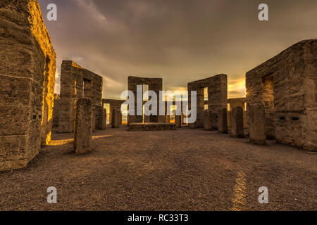 Le Maryhill Stonehenge est définitivement sur de Washington States moindre savoir attractions touristiques principalement en raison de son emplacement à distance. Parce qu'il est construit à l'al. Banque D'Images