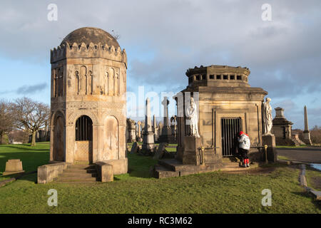 Glasgow, Ecosse, Royaume-Uni. 13 janvier, 2019. Météo France : la nécropole de Glasgow sur une journée de soleil et d'une douche. Credit : Skully/Alamy Live News Banque D'Images