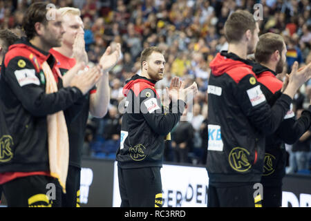 Berlin, Deutschland. 10 janvier, 2019. Gardien Andreas WOLFF (mi., USA) et son withplayers sont heureux de la victoire, la jubilation, acclamations, exultant, joie, Cheers, célébrer, jubilation finale, applaudissements, applaudissements, applaudir, claps leurs mains, Cheers, clap, la moitié de la figure, la moitié de la figure, le geste, le geste, la Tour préliminaire Groupe A, Corée (COR) - Allemagne (ALL) 19:30, sur 10.01.2019 à Berlin/Allemagne. Coupe du Monde de Handball 2019, à partir de la 10.01. - 27.01.2019 en Allemagne et au Danemark. Utilisation dans le monde entier | Credit : dpa/Alamy Live News Banque D'Images