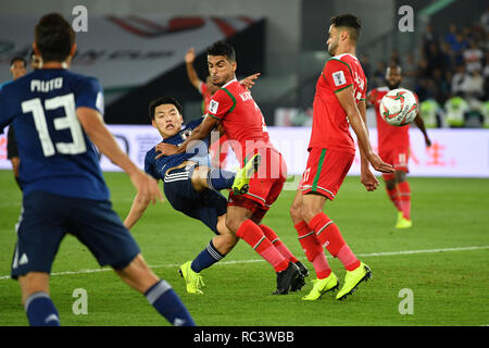 Ritsu Doan (JPN), le 13 janvier 2019 - Football / Soccer : AFC Asian Cup 2019 ÉMIRATS ARABES UNIS, Groupe F match entre Oman - Japon à Zayed Sports City Stadium à Abu Dhabi, Emirats Arabes Unis. (Photo de MATSUO.K/AFLO SPORT) Banque D'Images