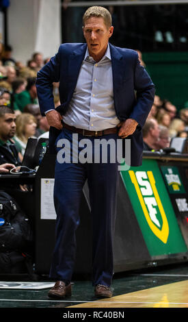 Jan 12 2019 San Francisco, CA U.S.A. 1568 l'entraîneur-chef Mark peu pendant le match de basket-ball NCAA entre 1568 et les Bulldogs de San Francisco Dons 96-83 gagner au War Memorial Gymnasium San Francisco Californie Thurman James/CSM Banque D'Images