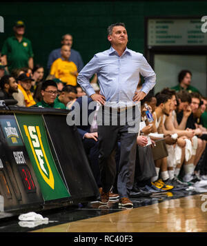 Jan 12 2019 San Francisco, CA États-Unis San Francisco entraîneur en chef Kyle Smith au cours de la NCAA Men's match de basket-ball entre 1568 et les Bulldogs de San Francisco Dons 83-96 perdu au War Memorial Gymnasium San Francisco Californie Thurman James/CSM Banque D'Images