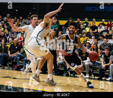 Jan 12 2019 San Francisco, CA U.S.A. 1568 guard Josh Perkins (13) disques durs au panier pendant la NCAA Men's match de basket-ball entre 1568 et les Bulldogs de San Francisco Dons 96-83 gagner au War Memorial Gymnasium San Francisco Californie Thurman James/CSM Banque D'Images