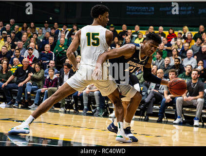 Jan 12 2019 San Francisco, CA États-unis d'avant 1568 Rui Hachimura (21) disques durs au panier pendant la NCAA Men's match de basket-ball entre 1568 et les Bulldogs de San Francisco Dons 96-83 gagner au War Memorial Gymnasium San Francisco Californie Thurman James/CSM Banque D'Images