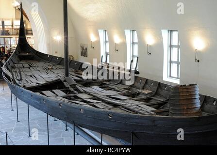 Navire Oseberg. Réalisés en bois de chêne. 9e siècle. Viking Ship Museum. Oslo. La Norvège. Banque D'Images