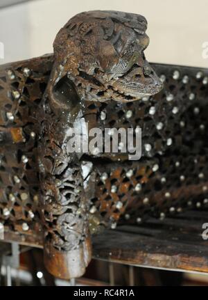 Sled trouvée parmi les objets funéraires du navire de Gokstad, une date de l'ANNONCE 890. Détail. Trouvés dans Sanderfjord, Vestfold. Bois de chêne. Viking Ship Museum. Oslo. La Norvège. Banque D'Images