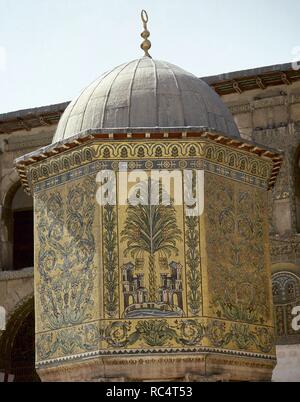 La Syrie. Damas. Mosaïque or et vert sur le bâtiment du Trésor dans la cour de la Grande Mosquée des Omeyyades. 14e siècle. Banque D'Images