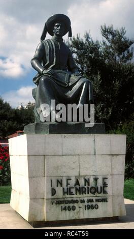 Le prince Henri le Navigateur, duc de Viseu (1394-1460). Politique Portugais. Statue par Leopoldo de Almeida, 1960, Bronze. V centenaire de sa mort. Lagos. Le Portugal. Banque D'Images