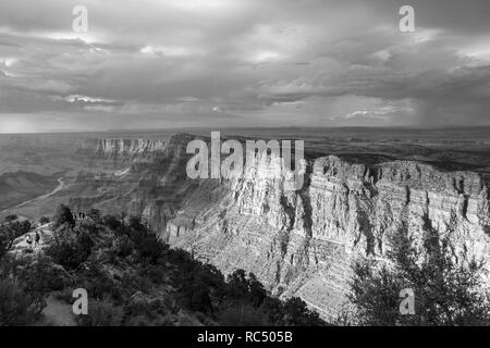 Le Grand Canyon vue nord (en B&W) de Desert View Watchtower salon vers Comanche Point, Grand Canyon South Rim, Arizona, United States. Banque D'Images