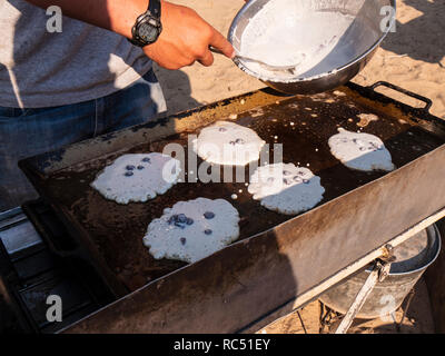 Des crêpes sur la plaque, gamme Creek camping, Canyon gris au nord de Green River, dans l'Utah. Banque D'Images