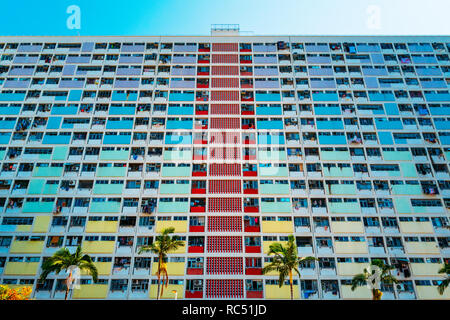 Appartement arc-en-ciel de couleur pastel à Hong Kong Banque D'Images